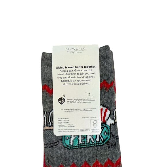 Friends TV Show Holiday Crew Socks One Size New with Tags American Red Cross - Picture 5 of 5